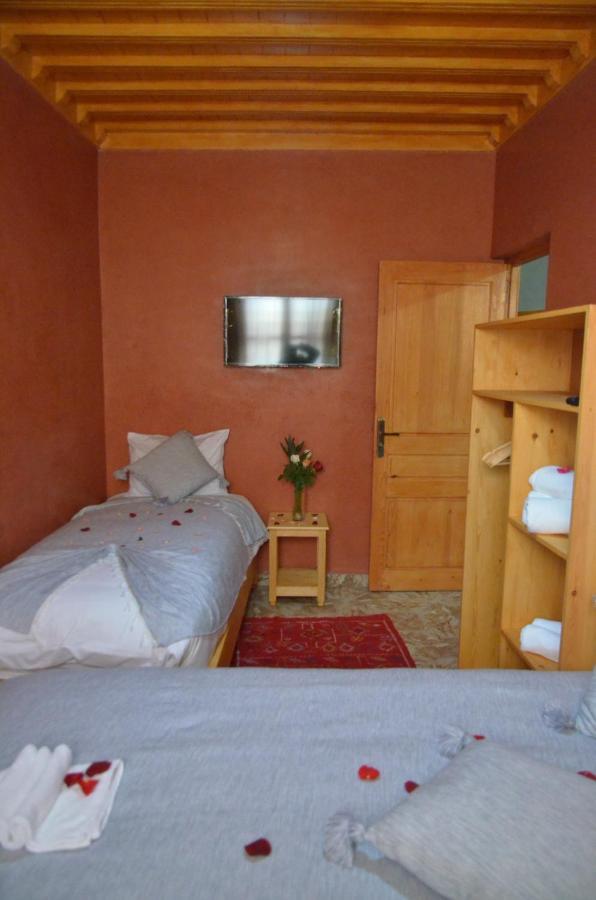 Riad Szavíra Kültér fotó